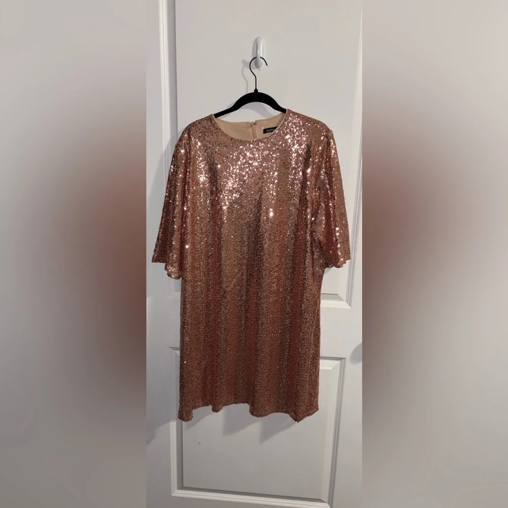 Boohoo Shimmering Rose Gold Sequin Mini Dress - Picture 2 of 2